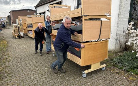 Ziekenhuisbedden en schoolmeubilair naar Suriname