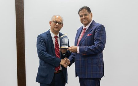 Ramdin: “Hij zal in de geschiedenis erkend worden als verdediger van rechtsstaat”