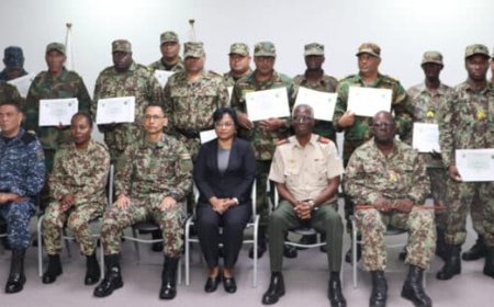 Nationaal Leger 16 nieuwe sergeant-majoors rijker