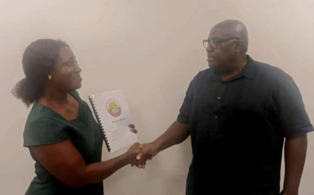 Quick Scan Team overhandigt rapport aan TCT-minister