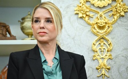 Donald Trump ontslaat minister van Justitie Pam Bondi na aanhoudende kritiek op Epstein-dossi
