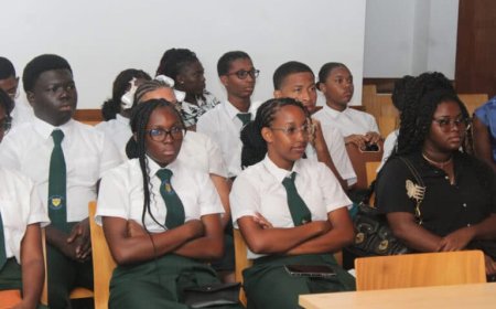 Guyanese scholieren bezoeken Rechtspraak Suriname