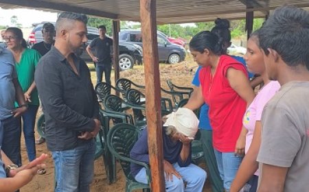 Minister Monorath brengt condoleancebezoek na dood aspirant-agent