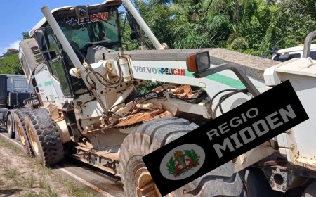 Zware aanrijding twee trucks en auto op Avobakaweg