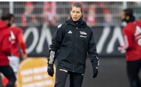 EERSTE VROUW ALS TRAINER IN TOPVOETBAL