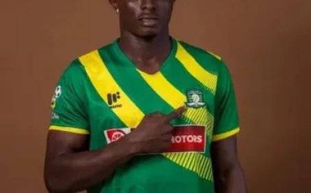 VOETBALLER (20) GEDOOD BIJ AANVAL OP TEAMBUS