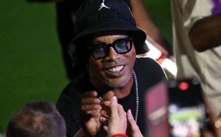 Vrouw opgepakt om vals paspoort Ronaldinho