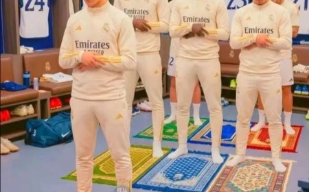 Spelers Real Madrid bidden samen voor wedstrijd