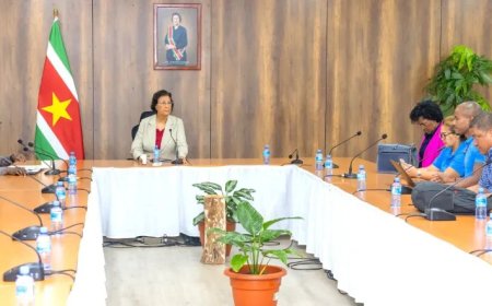 Vakbond EBS legt conflict voor aan president Simons