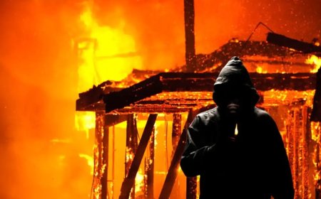 Man steekt woning in brand en belandt in ziekenhuis na inname gif