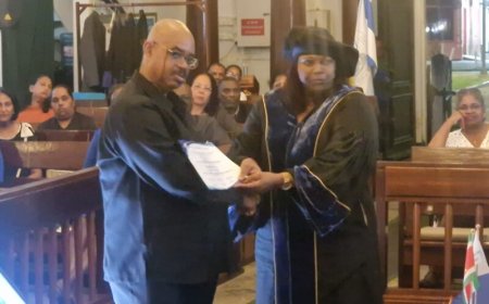 Eredoctoraat voor oud-directeur Statistiekbureau