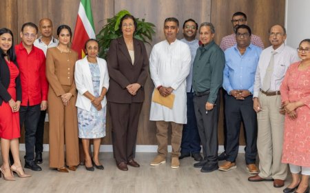 Sanatan Dharm bespreekt maatschappelijke rol en knelpunten met president Simons