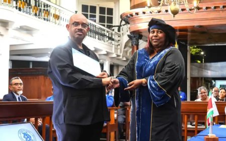 AdeKUS verleent eredoctoraat aan Iwan A. Sno