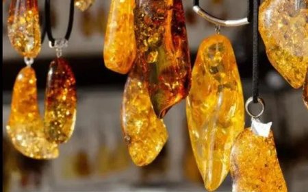 Fossiele hars keert terug als luxeproduct