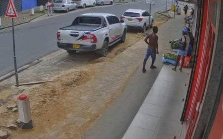 Dakloze verwondt vrouw met kapotte fles in gezicht