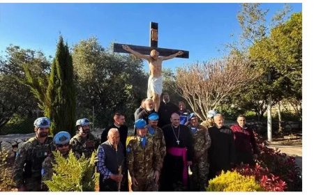 UN-vredestroepen vervangen vernield Jezusbeeld in Libanon