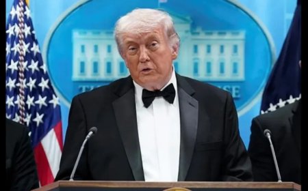 Schoten gelost bij Correspondents’ Dinner in Witte Huis: Trump van podium geëvacueerd na scho