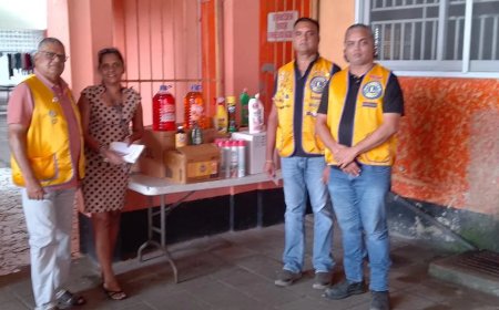 Schoonmaakdonatie Lions Club Parwani voor Maharshi Kinderhuis