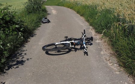 Fietser overlijdt na verkeersongeval; kuil in weg vermoedelijke oorzaak