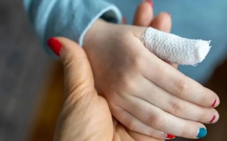 Moeder verzint kanker bij zoon en krijgt celstraf