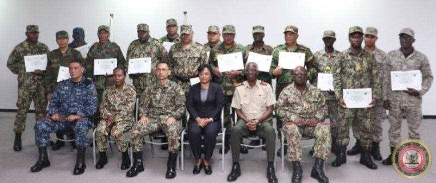 Zestien nieuwe sergeant-majoors voor Nationaal Leger