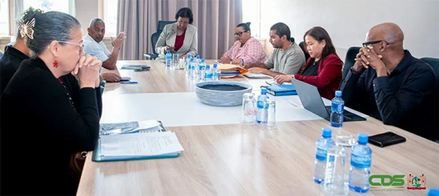 Visserijsector onder druk: Simons en SSA zoeken oplossingen voor EU-risico en illegale visser