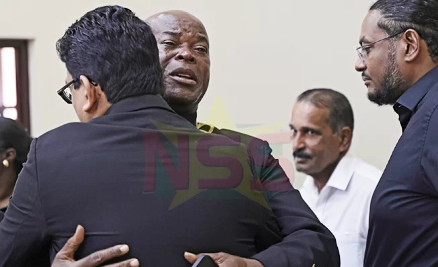 Emotioneel afscheid bij 'De Olifant': Brunswijk zichtbaar aangedaan