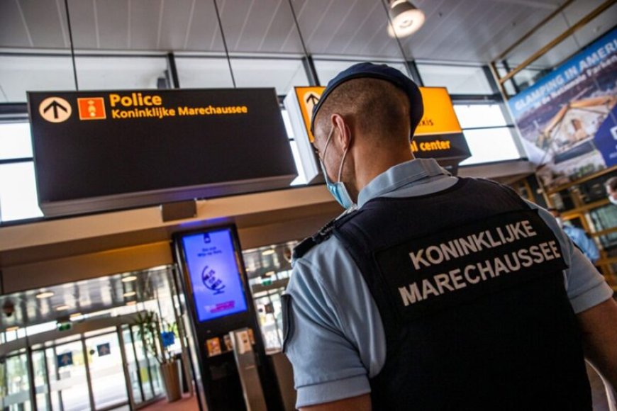 Justitie wil hogere straffen voor drugskoeriers op Schiphol