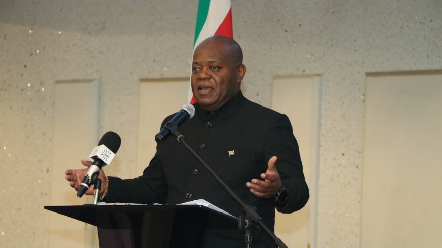 Bee zet duidelijke koers uit voor hervorming ambtenarenapparaat