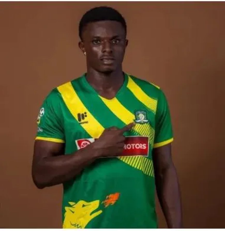 VOETBALLER (20) GEDOOD BIJ AANVAL OP TEAMBUS