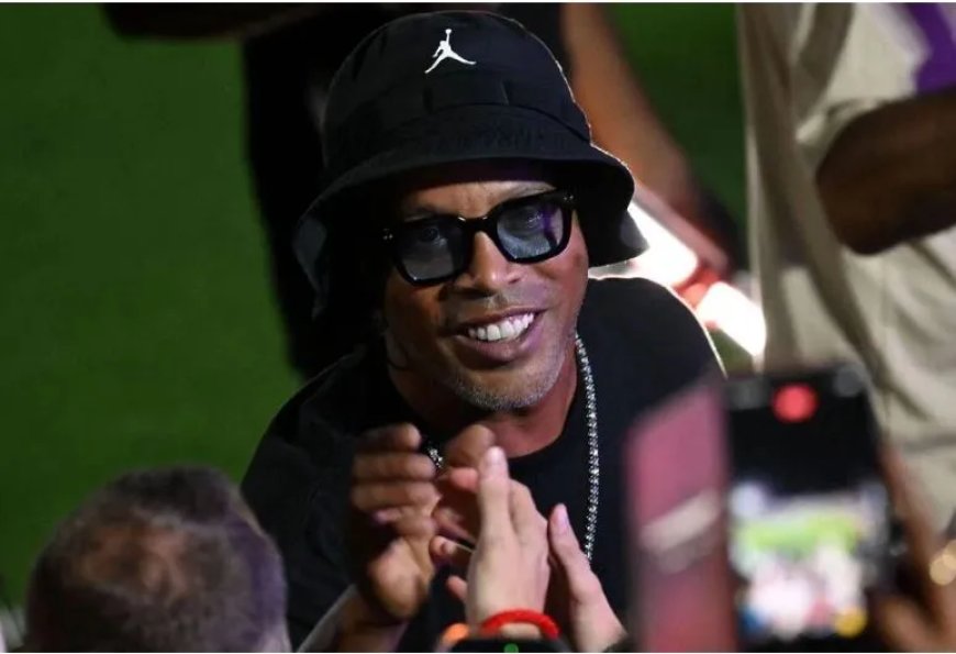 Vrouw opgepakt om vals paspoort Ronaldinho