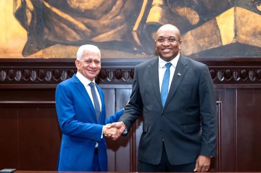 Bouva op werkbezoek in Dominicaanse Republiek