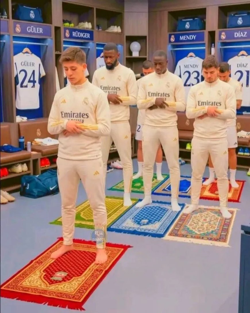 Spelers Real Madrid bidden samen voor wedstrijd
