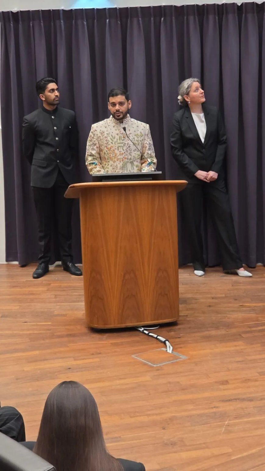 Arts Pravesh Gadjradj promoveert aan Erasmus MC op innovaties in behandeling rughernia’s 