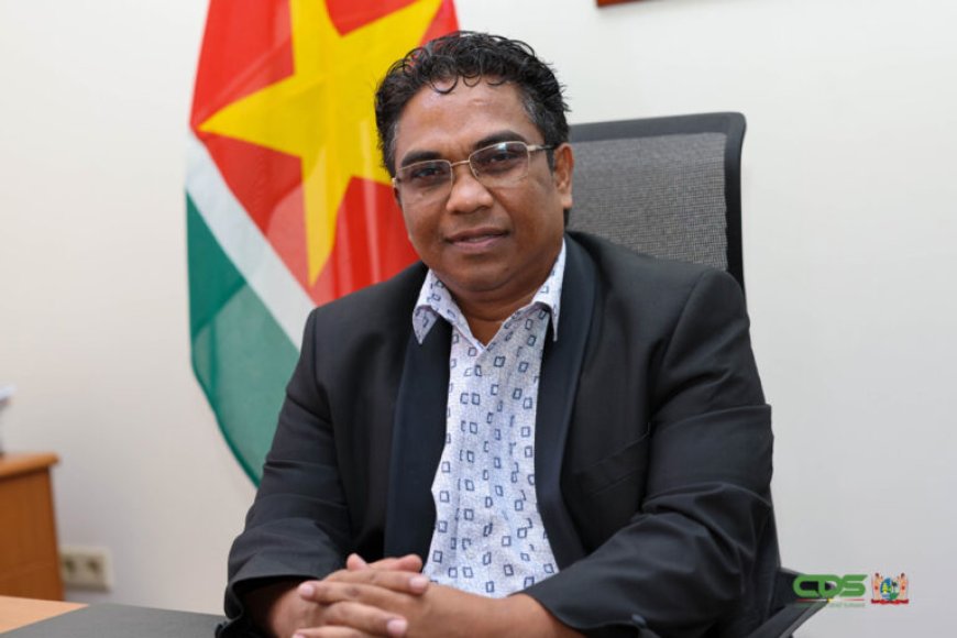 TEKORT AAN BEKWAME AMBTENAREN