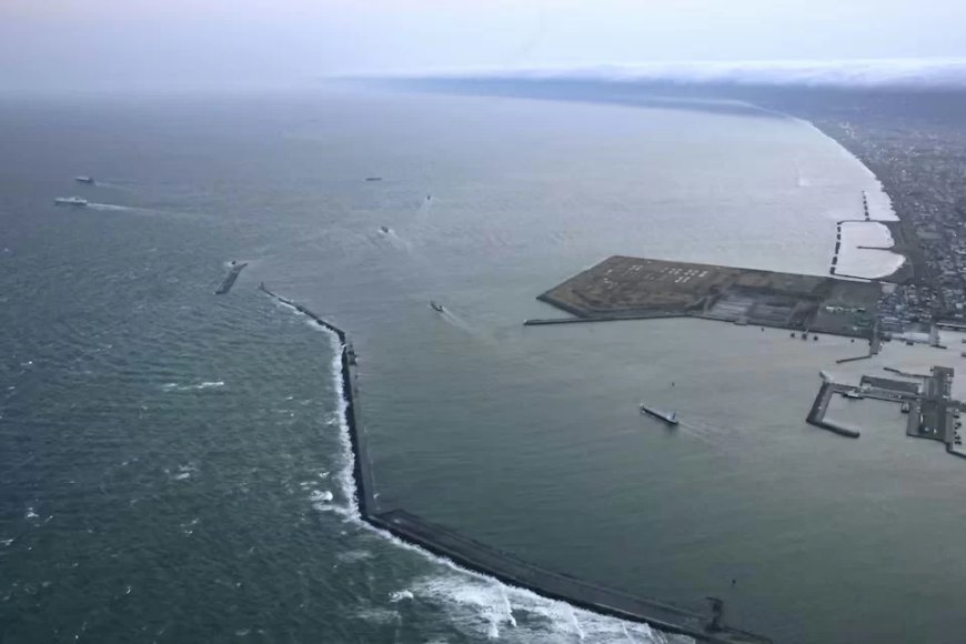 Japan versoepelt tsunami-waarschuwing na aardbeving met kracht van 7,7