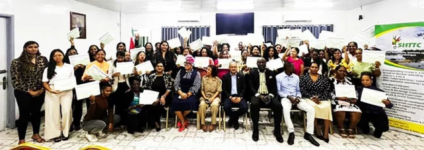 53 deelnemers in Nickerie getraind voor werk in toerisme en dienstverlening