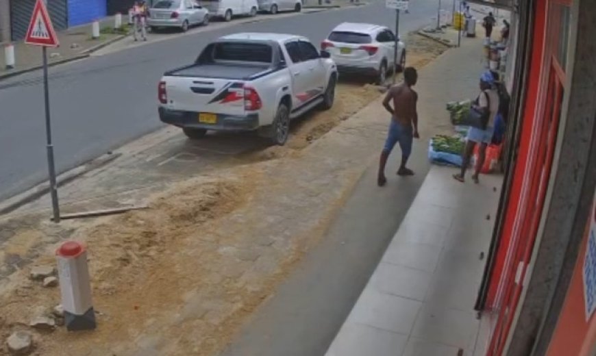 Dakloze verwondt vrouw met kapotte fles in gezicht