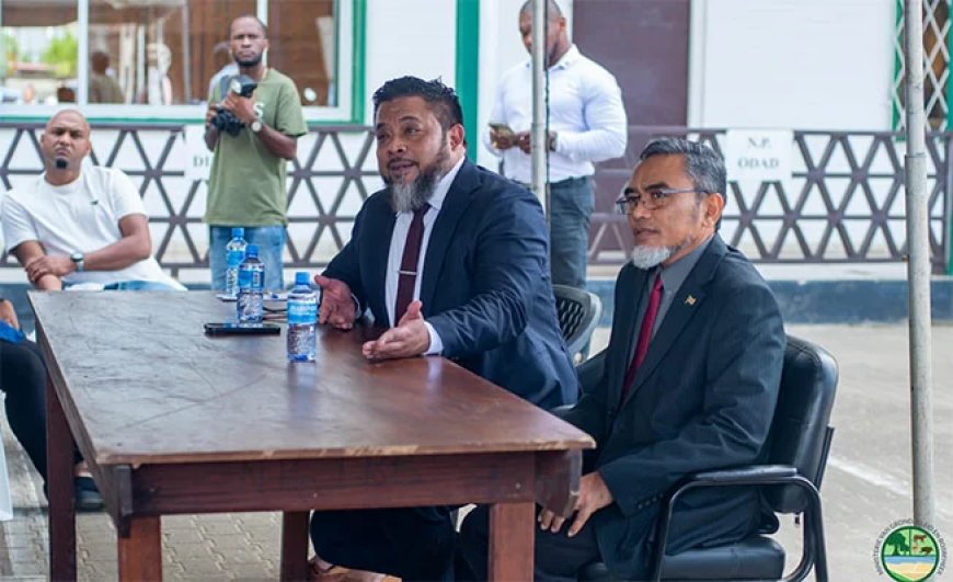 Minister Soeropawiro belooft doorbraak in slepende grondkwestie Mariënburg