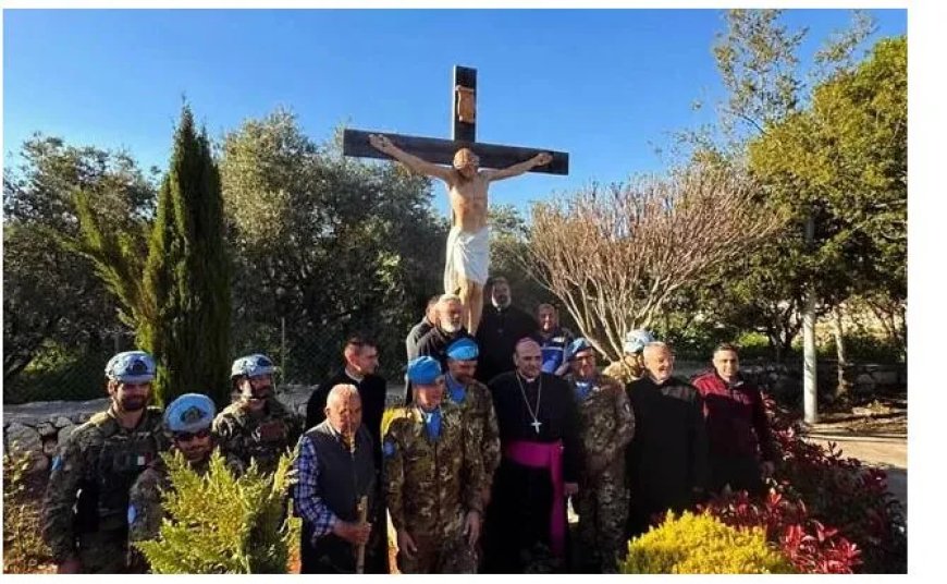 UN-vredestroepen vervangen vernield Jezusbeeld in Libanon