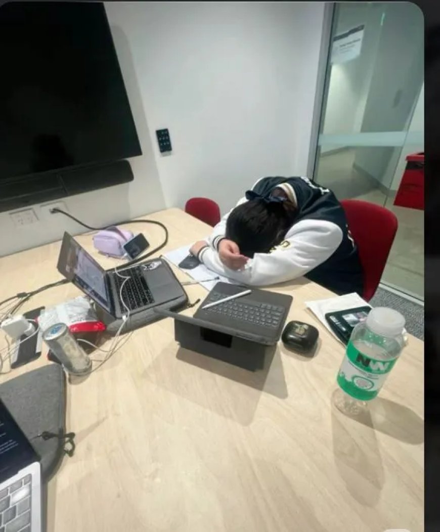 Tussen college en kassa: het dubbele leven van Richeal