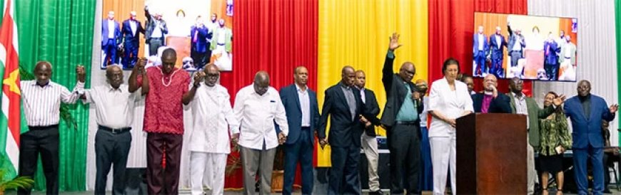 President Simons roept op tot gebed en naastenliefde