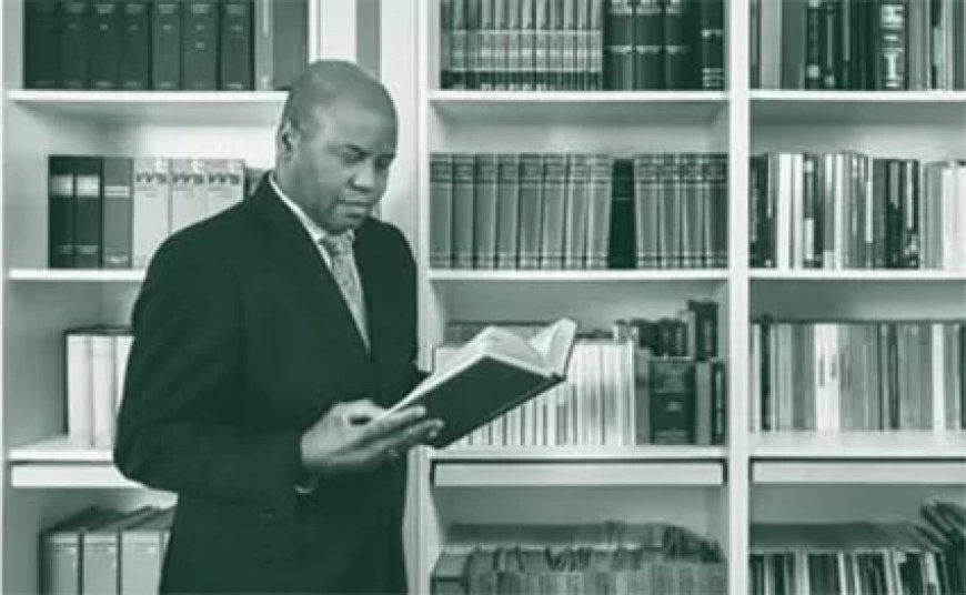 Advocaat Humphrey Schurman, president-commissaris NSS, overleden