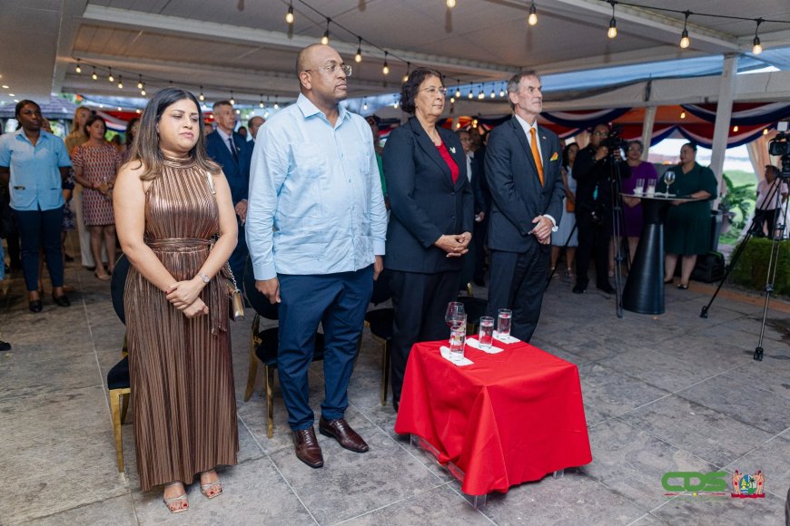 Hernieuwde samenwerking zonder scherpe vragen is lege diplomatie