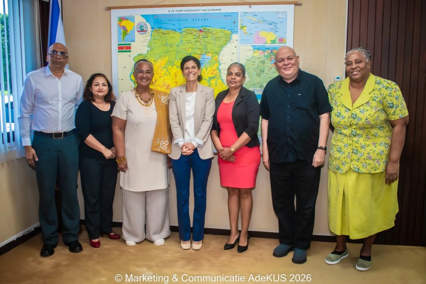 AdeKUS verkent samenwerking met VS voor versterking Engels taalonderwijs