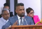 Coalitie en oppositie keren zich tegen Monorath om ‘Saya-affaire’