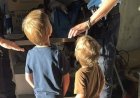Man die kinderen (3 en 5) geblinddoekt achterliet blijkt gewelddadig verleden te hebben