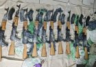 Tien AK-47 geweren ontdekt langs openbare weg in Corentyne