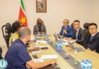 Techbedrijf Huawei bespreekt nieuwe software met minister Misiekaba