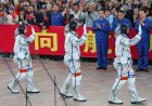 China stuurt astronaut op jaarlange ruimtemissie, wil maanlanding in 2030